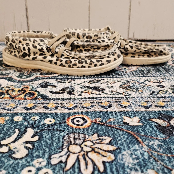 Gigil Cheetah Girls Moccasins Slip On, Size 1 - Picture 10 of 10